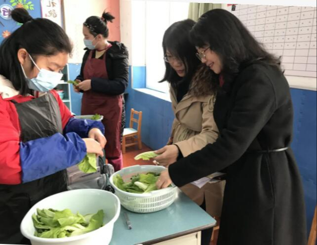 手牵手，共话美丽职业梦